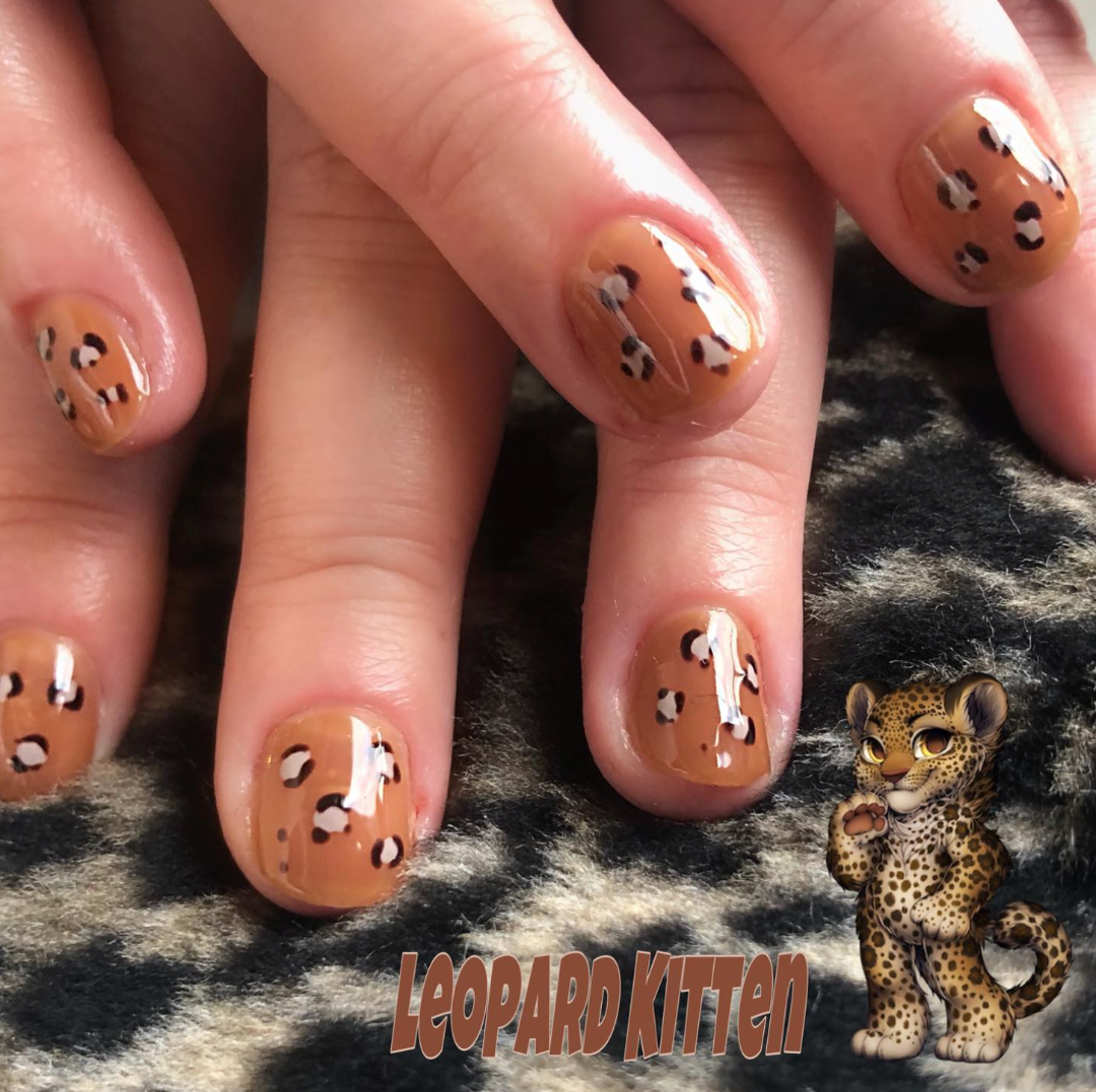Nailart med leopard print