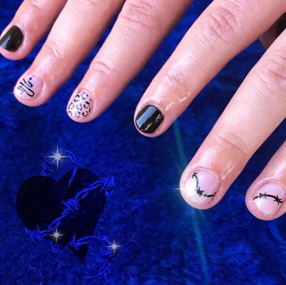 Nailart i sort og transparent med pigtråd, leopardprint og en slange